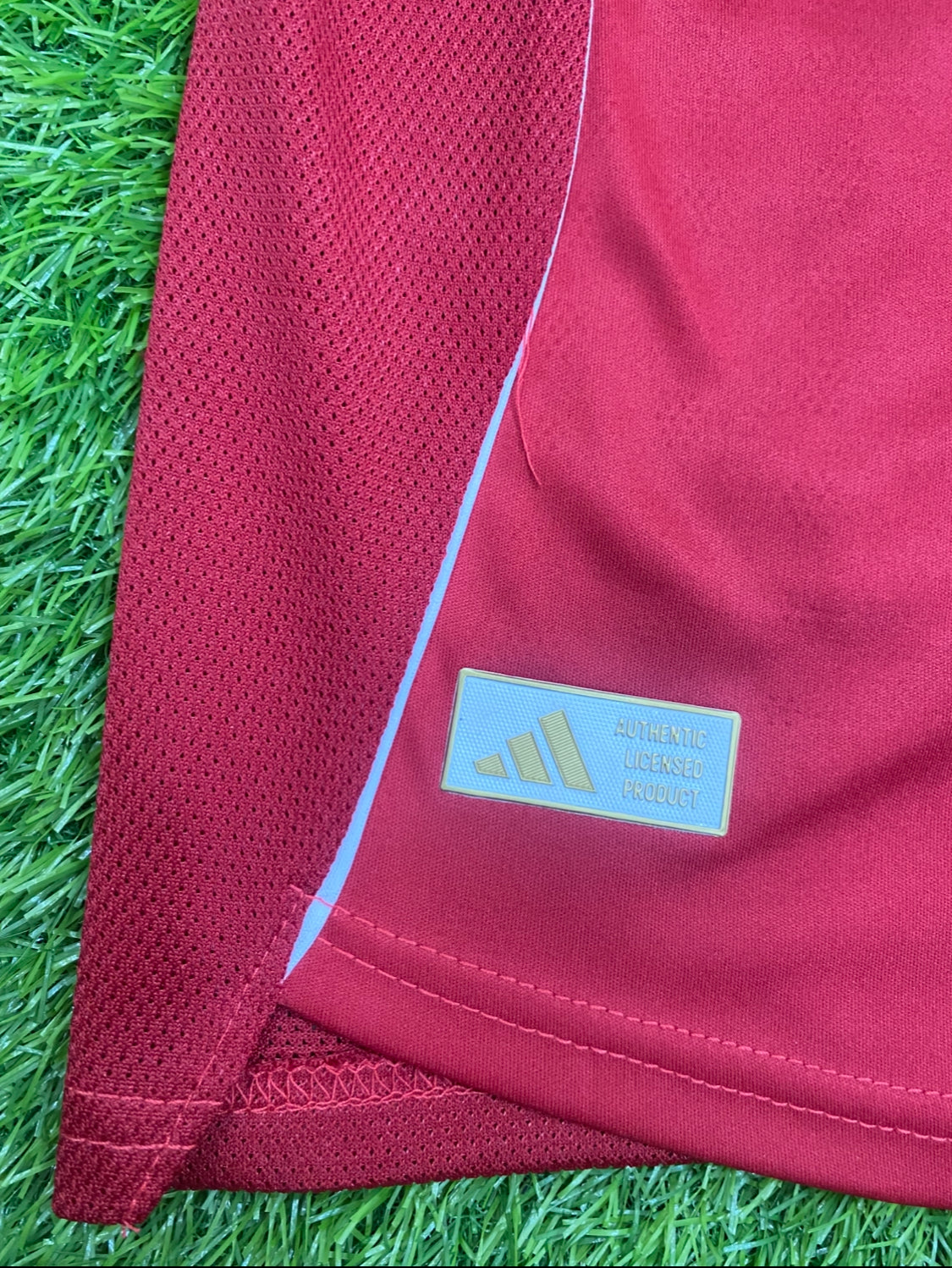 Liverpool Home Shirt 25/26 Player Version