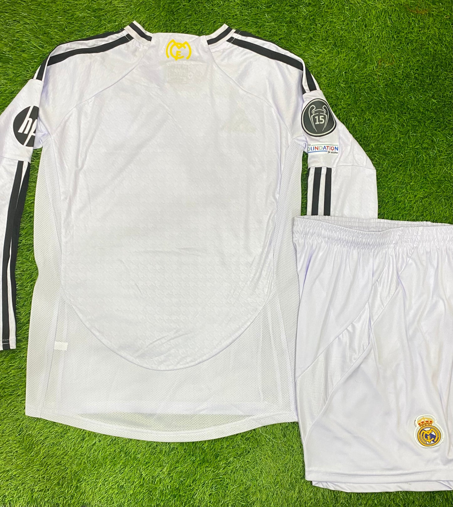 Real Madrid Home Kit 24/25 Full Sleeves (Shirt and Shorts)