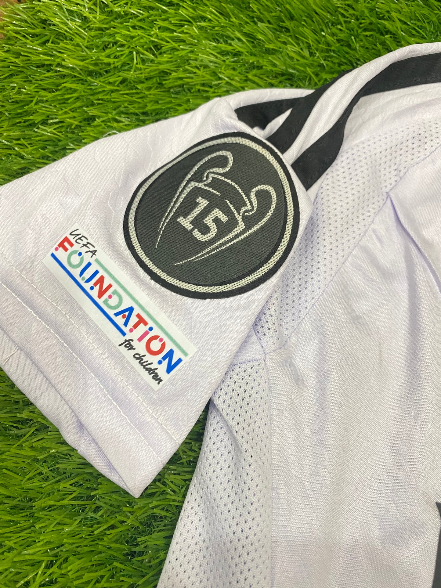 Real Madrid Home Kit 24/25 Full Sleeves (Shirt and Shorts)