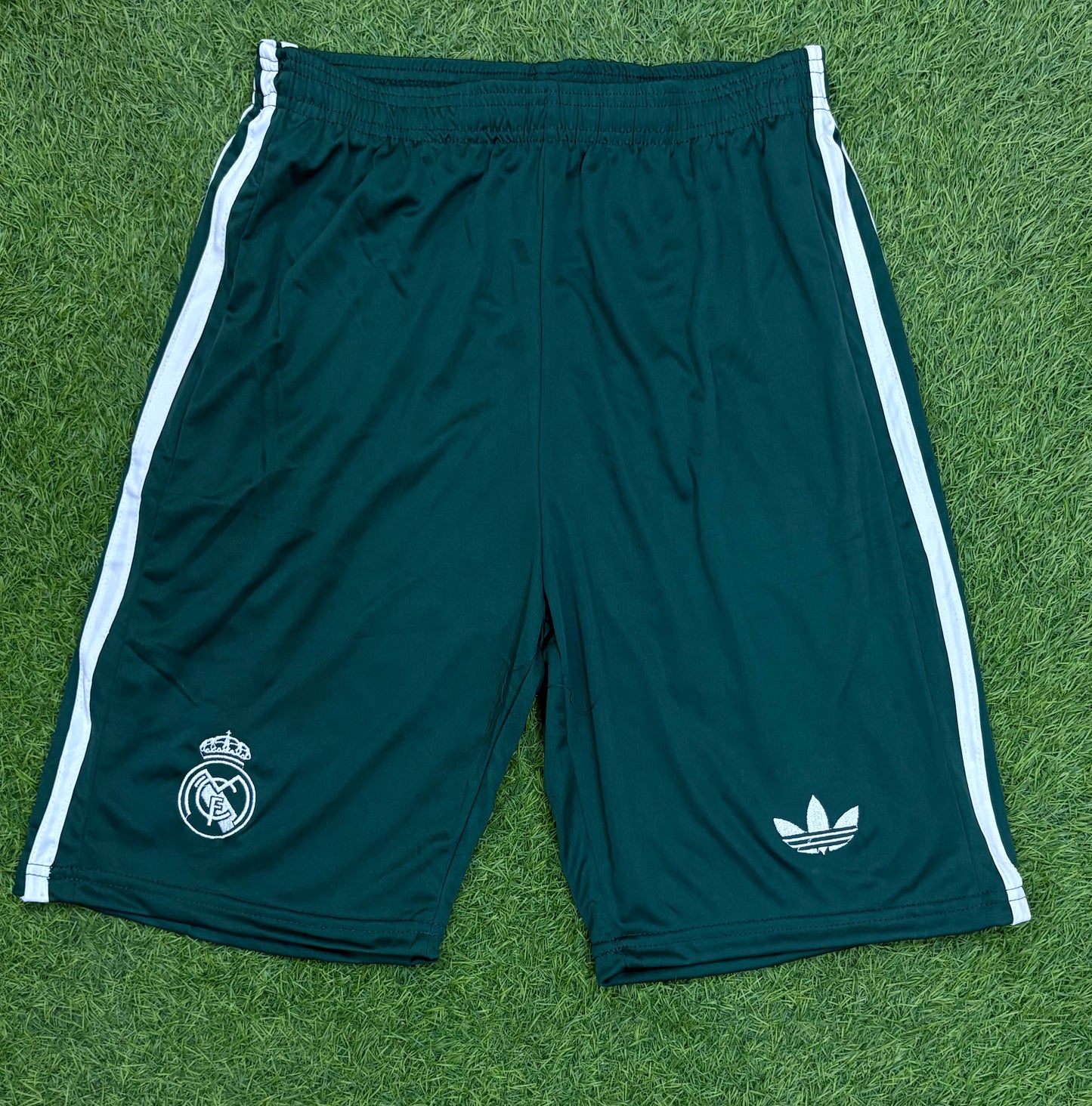 Real Madrid away 26/27 Player version logos (Half sleeves)