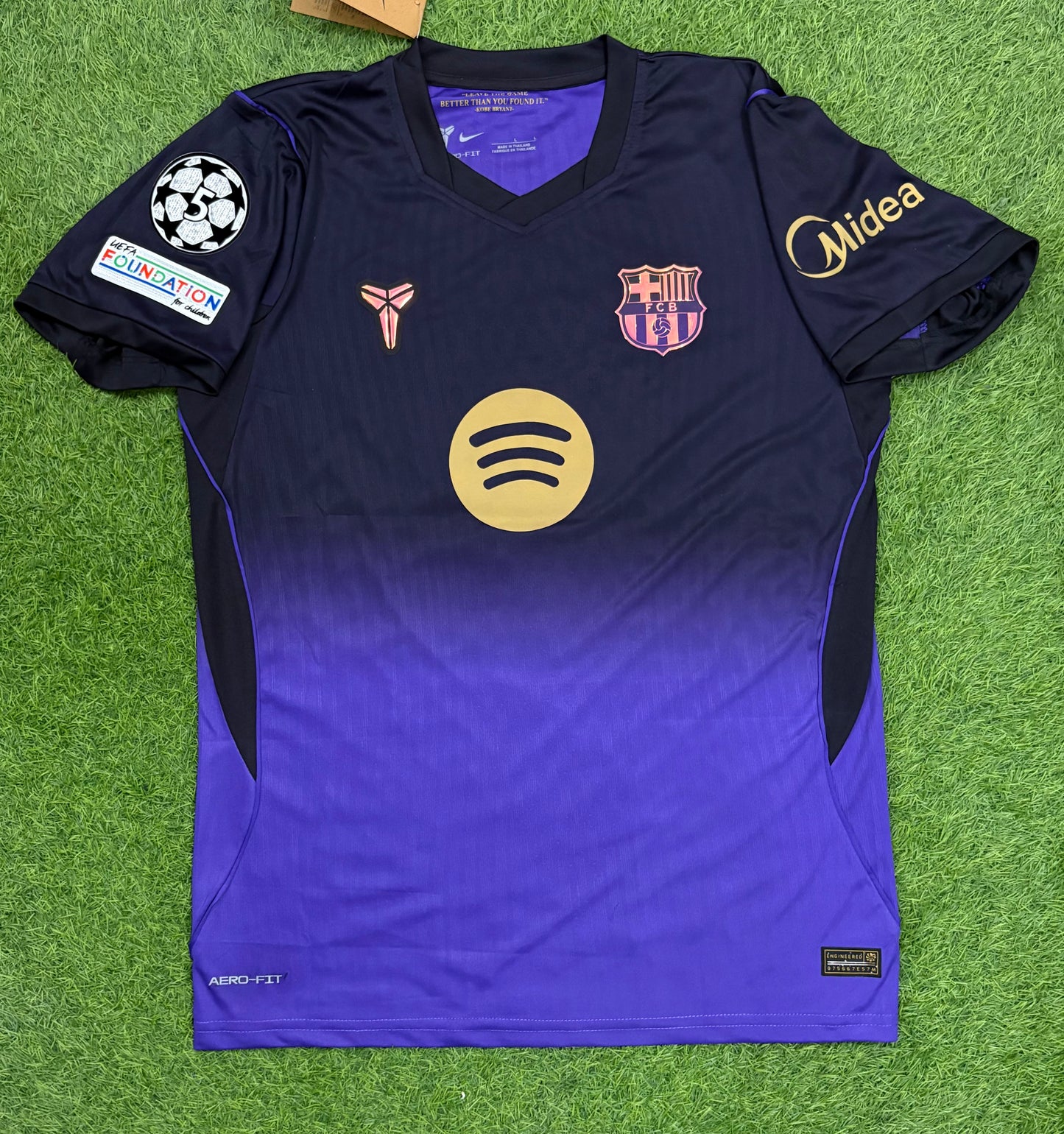 Barcelona away 26/27 Player version logos (half sleeves)