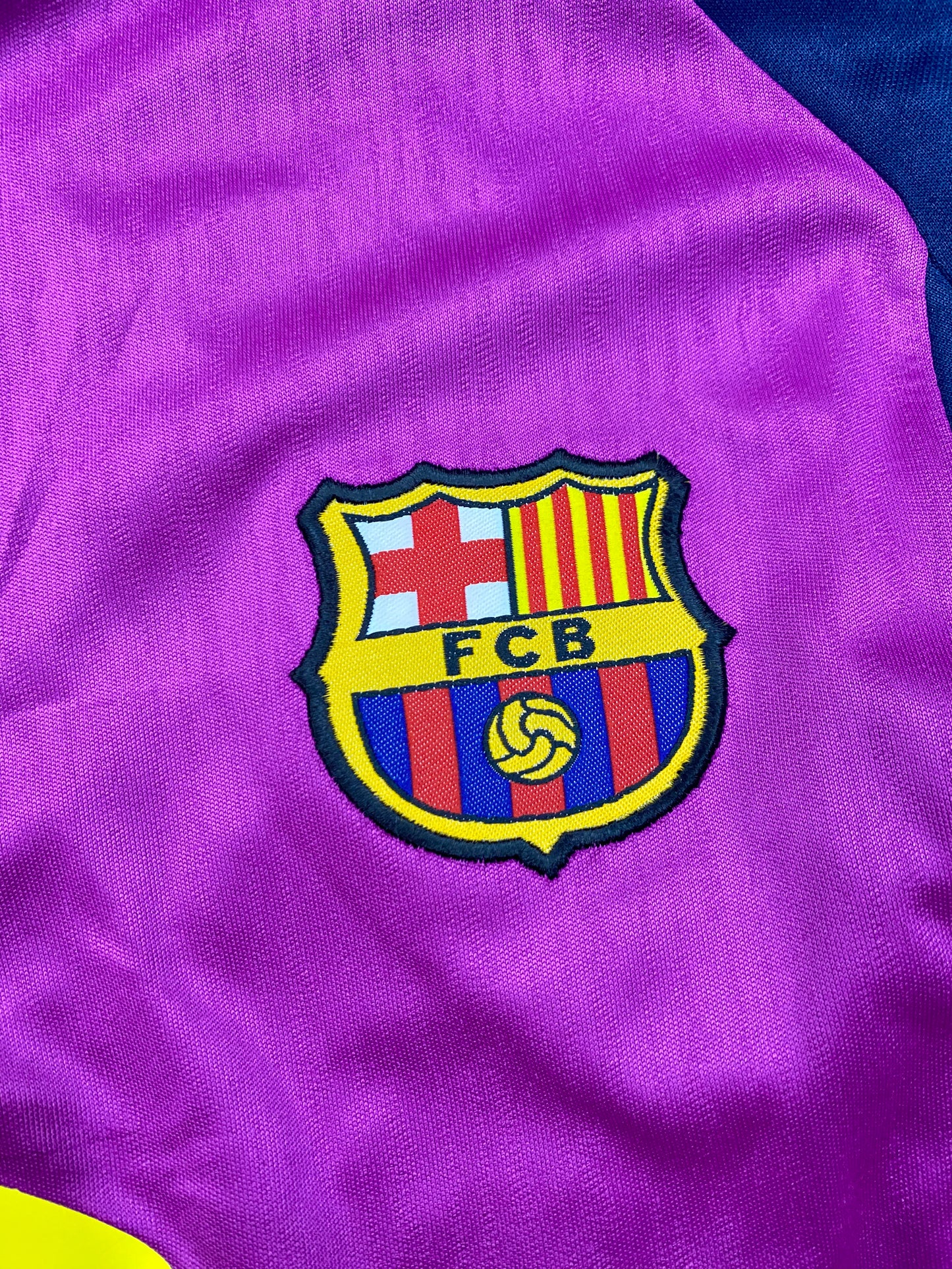 Barcelona 2025 training drill top with thumb grip