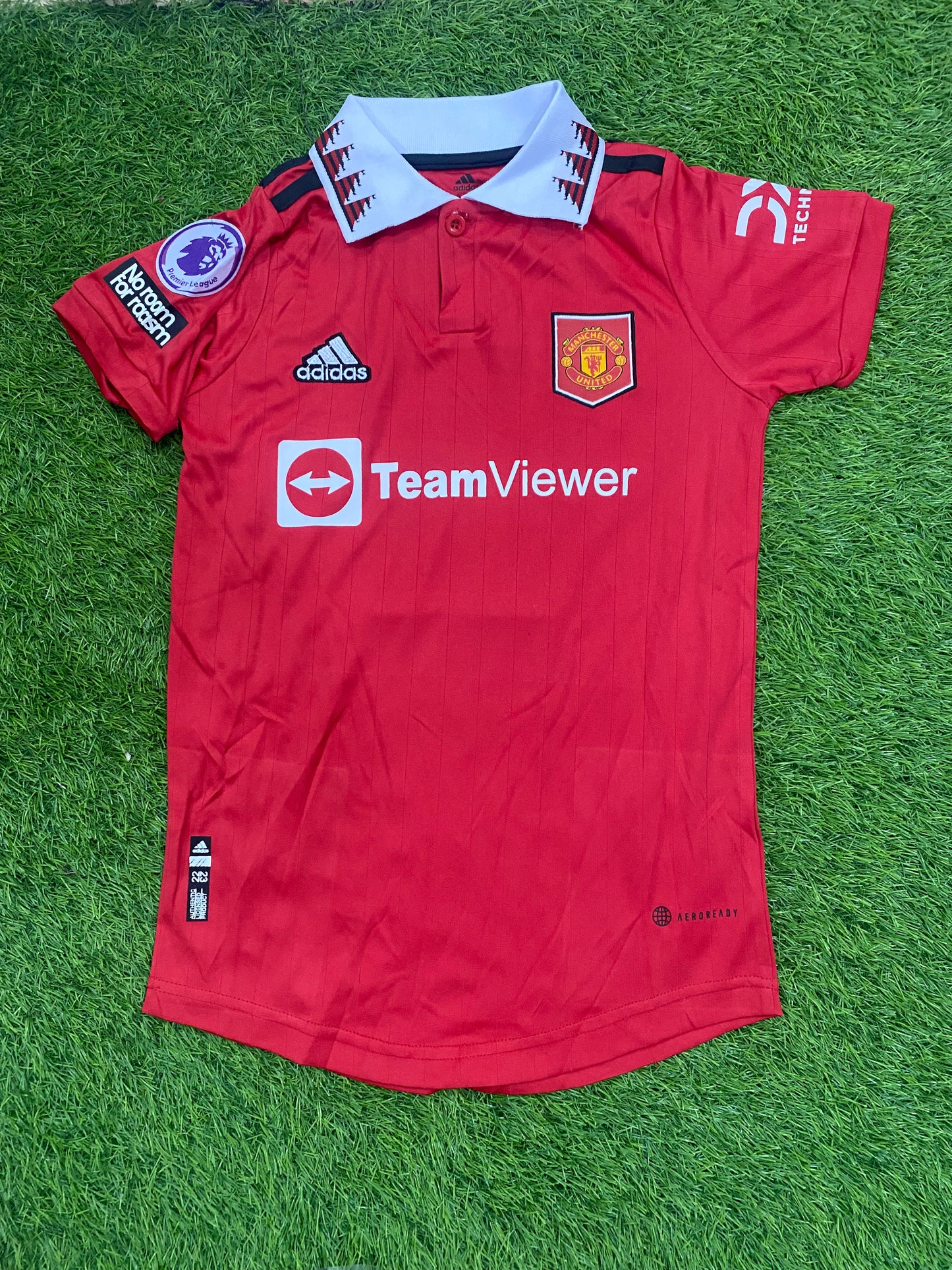 Kids Manchester United home shirt 22/23