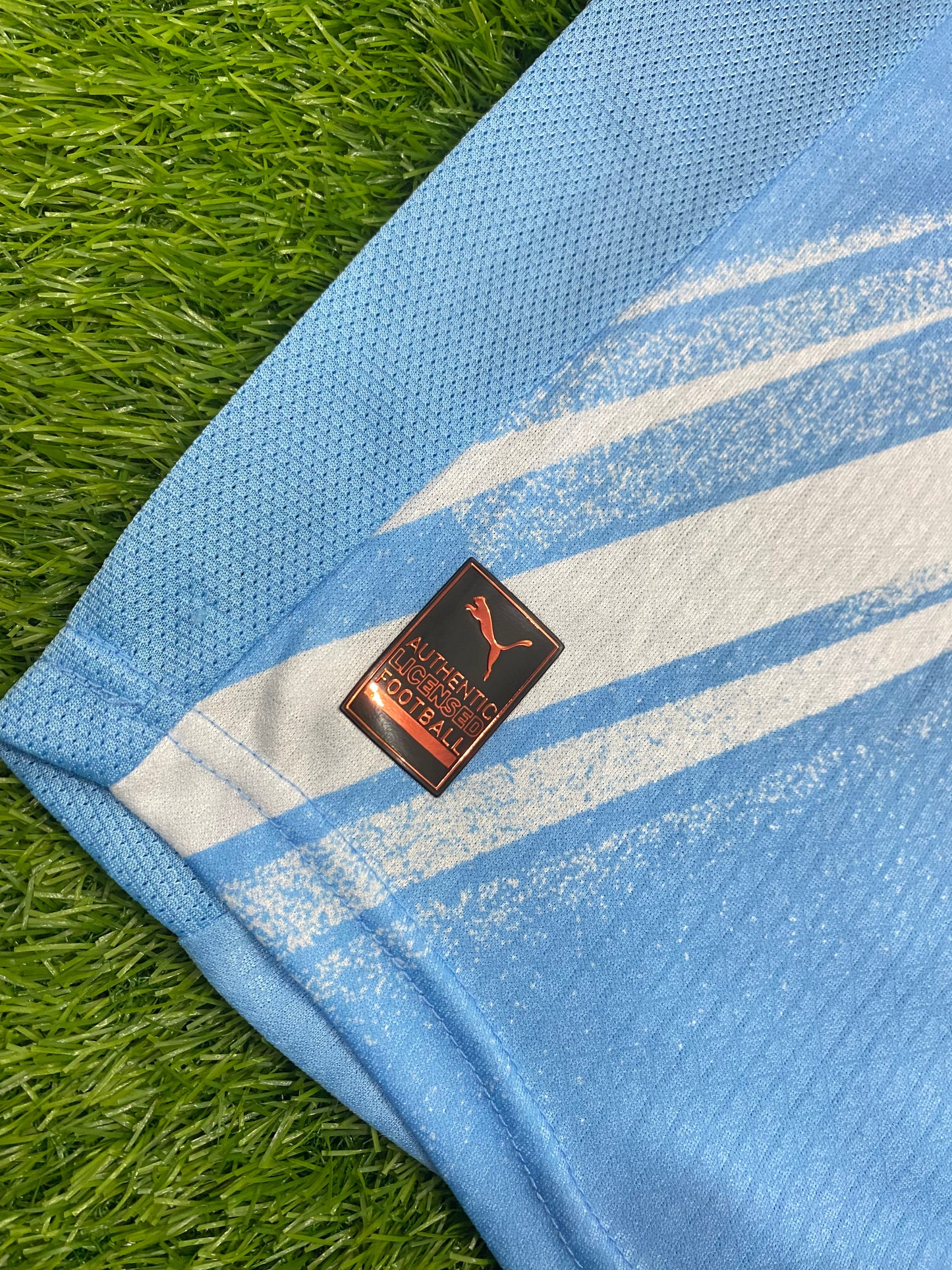 Manchester City Home Shirt 25/26 Player version logos