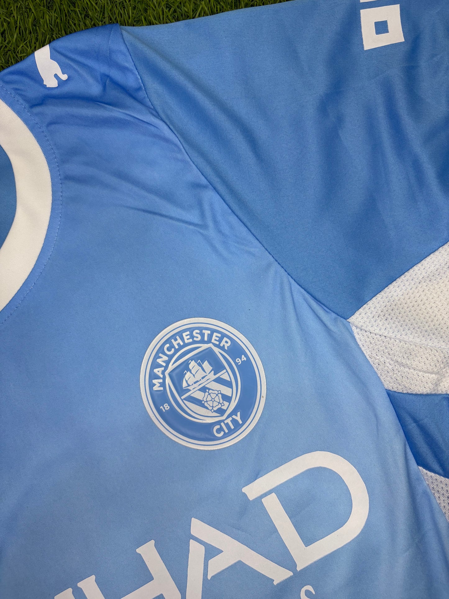 Manchester City Home 26/27 Player version logos (half sleeves)